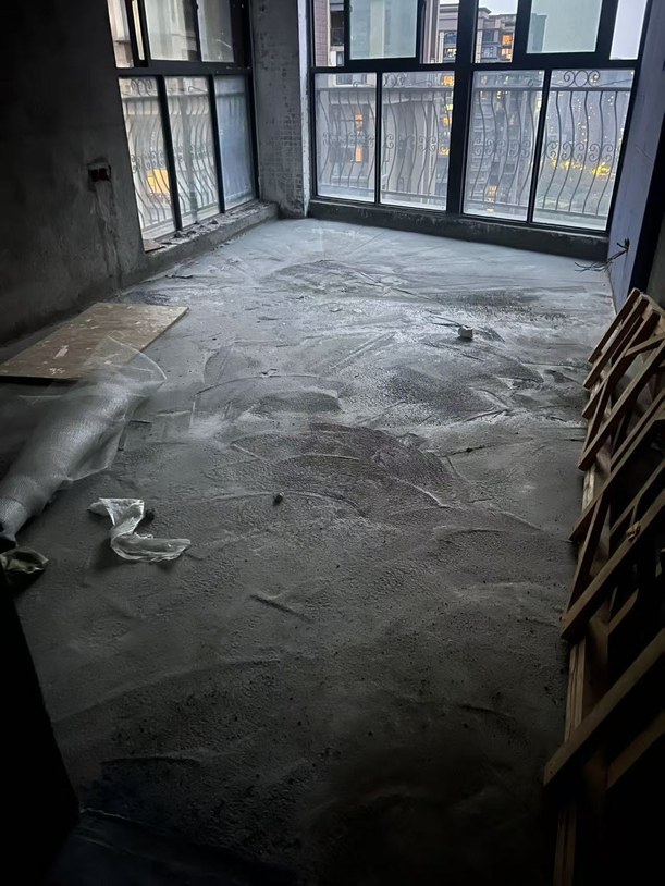 成都半岛城邦L老师大平层地暖现场勘察