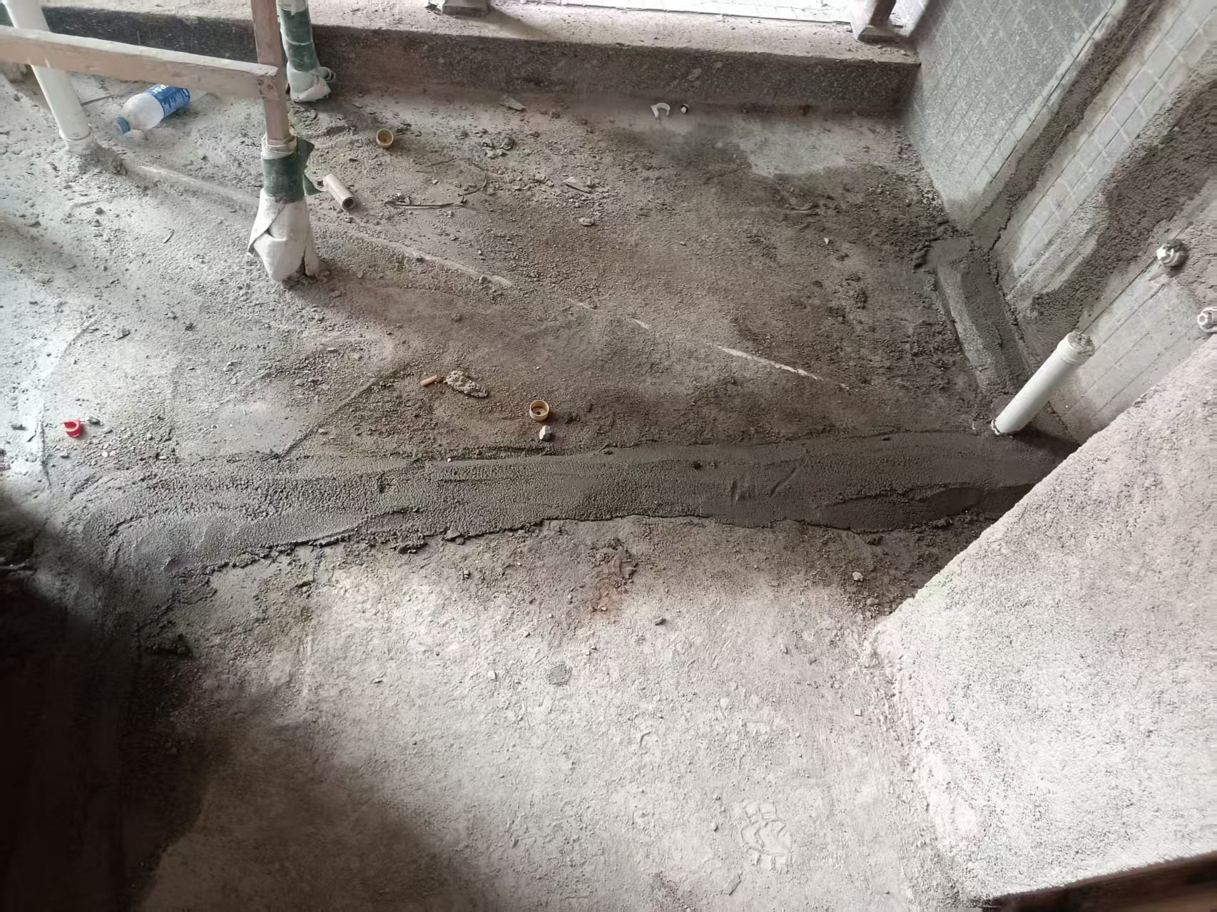滨湖长滩花园X老师暗埋暖气片隐蔽工程05