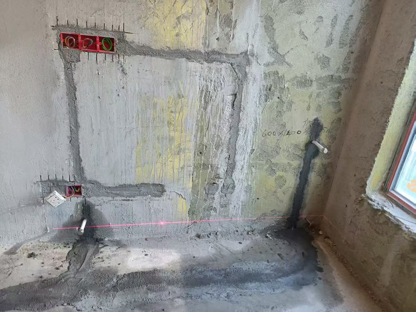 滨湖长滩花园X老师暗埋暖气片隐蔽工程18