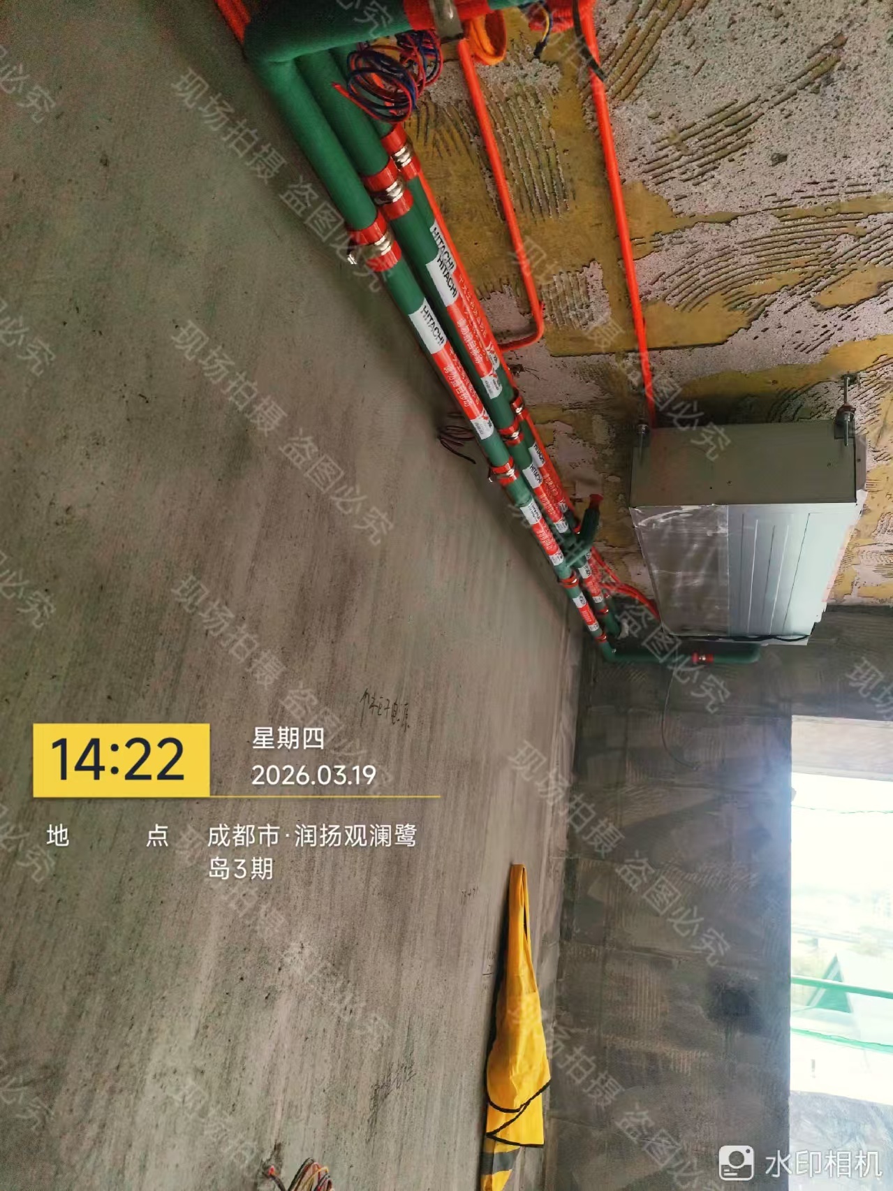 成都市新都区润扬观澜鹭岛3期日立一拖四中央空调次卧室内机安装施工实拍