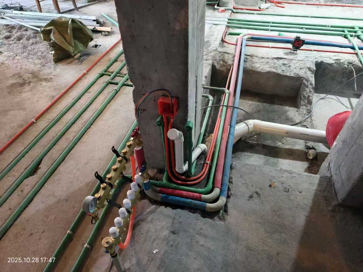 双流中建鹿溪澜岸·主管及集分水器安装