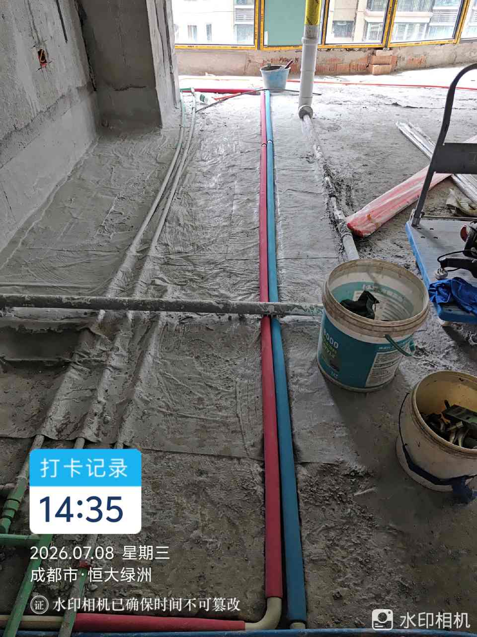 龙泉恒大绿洲105㎡地暖主管大弧弯施工实拍 (3)