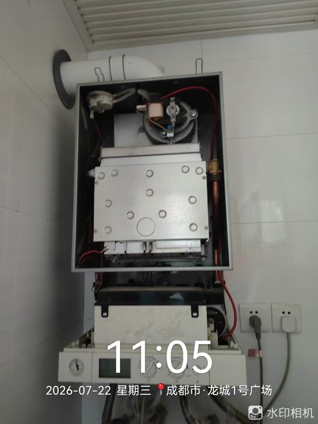 成都双流懋山湖菲斯曼壁挂炉维修后正常点火运行平稳实拍