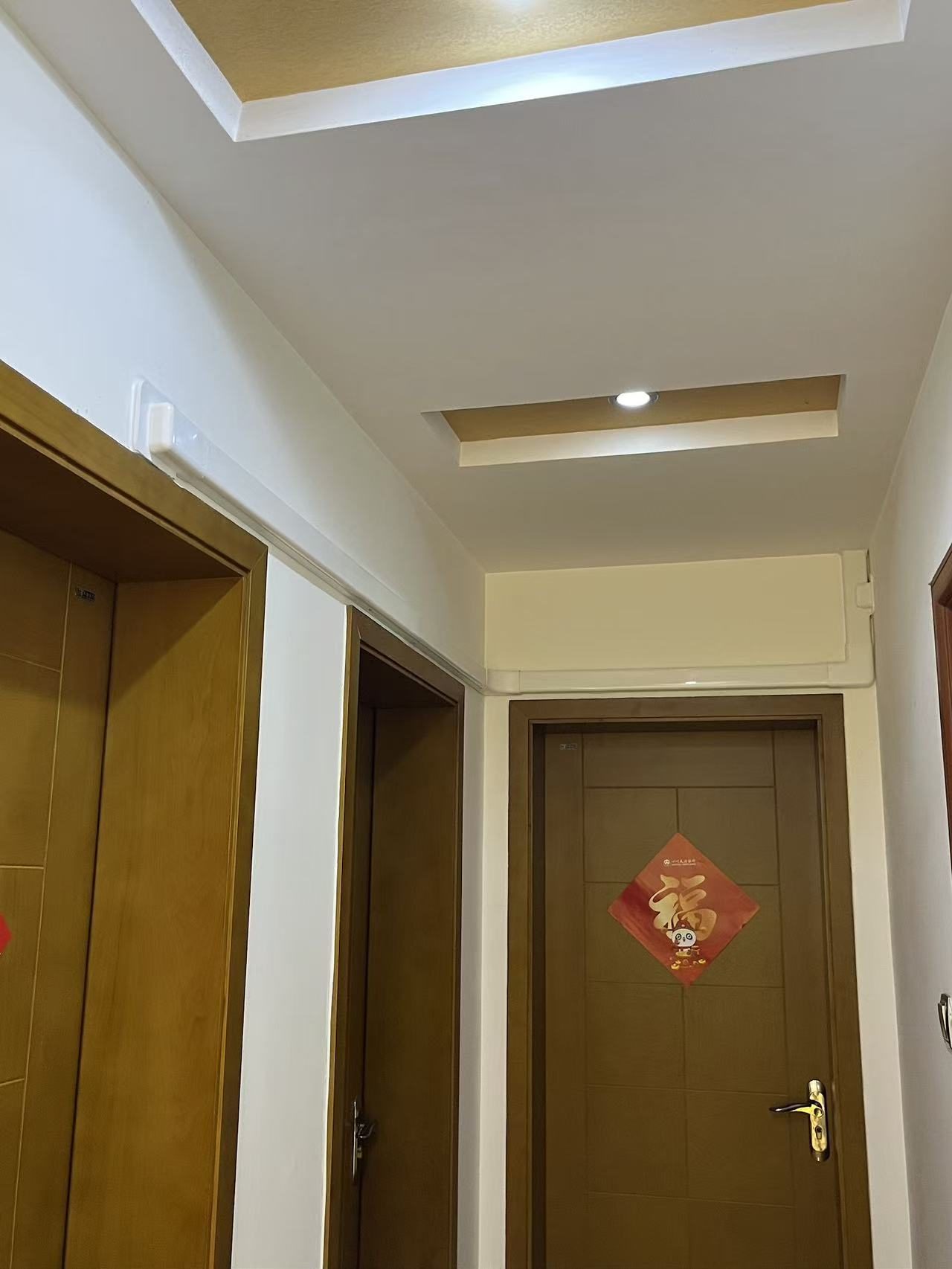 眉山仁寿视高环天清水云庭安置房曼瑞德明装暖气片施工实拍-管道敷设