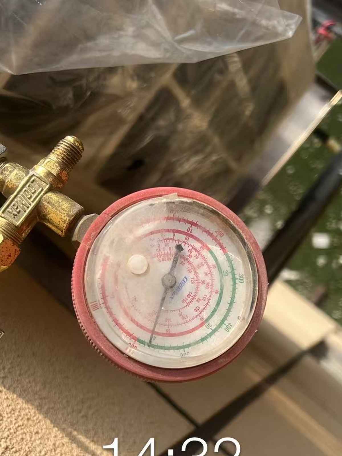 成都市武侯区清凤时代城-魏老师-空调压力表