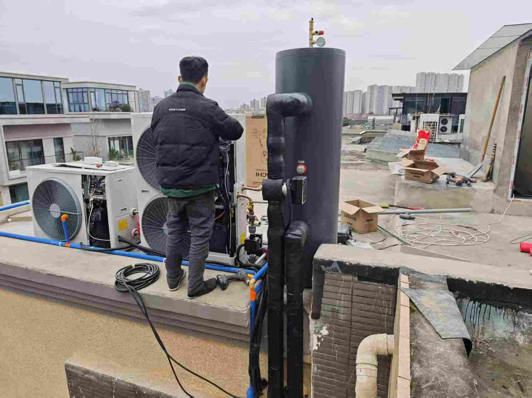 成都市双流区雅居乐花园十年雅墅-张老师-外机调试