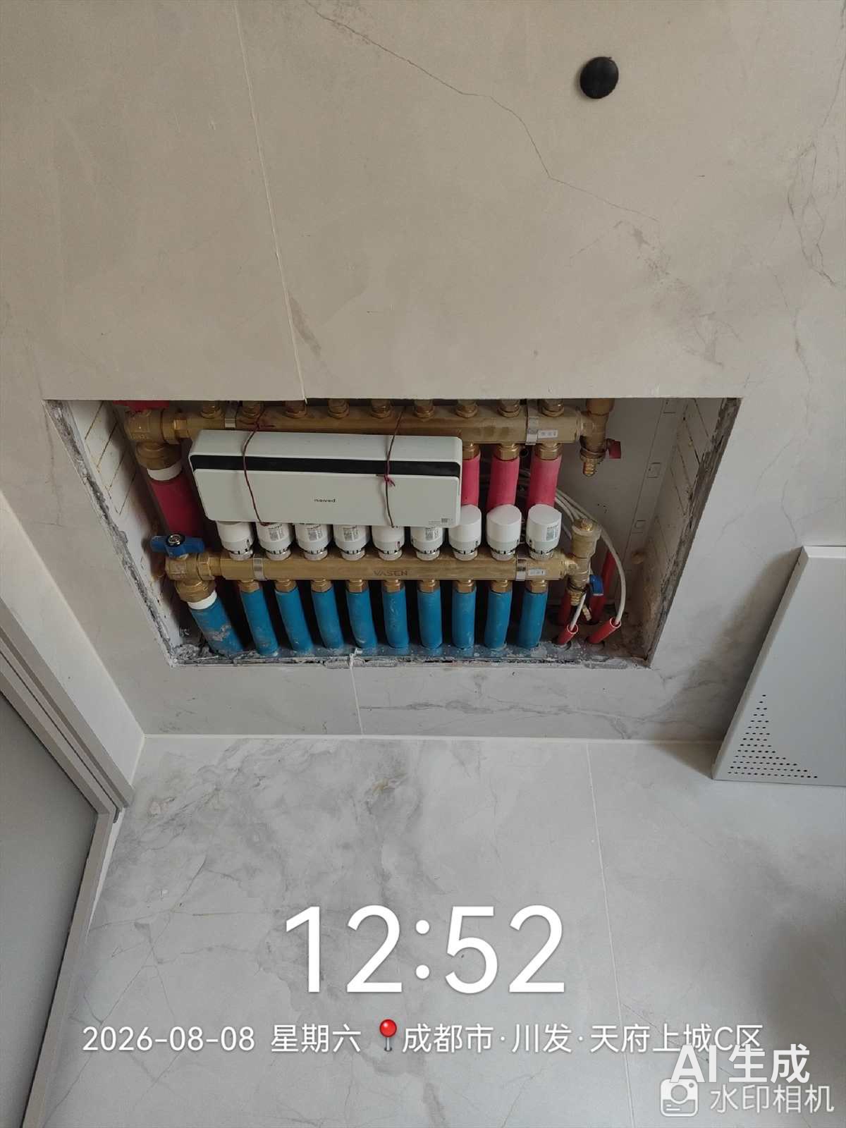天府上城-分水箱盖板安装现场
