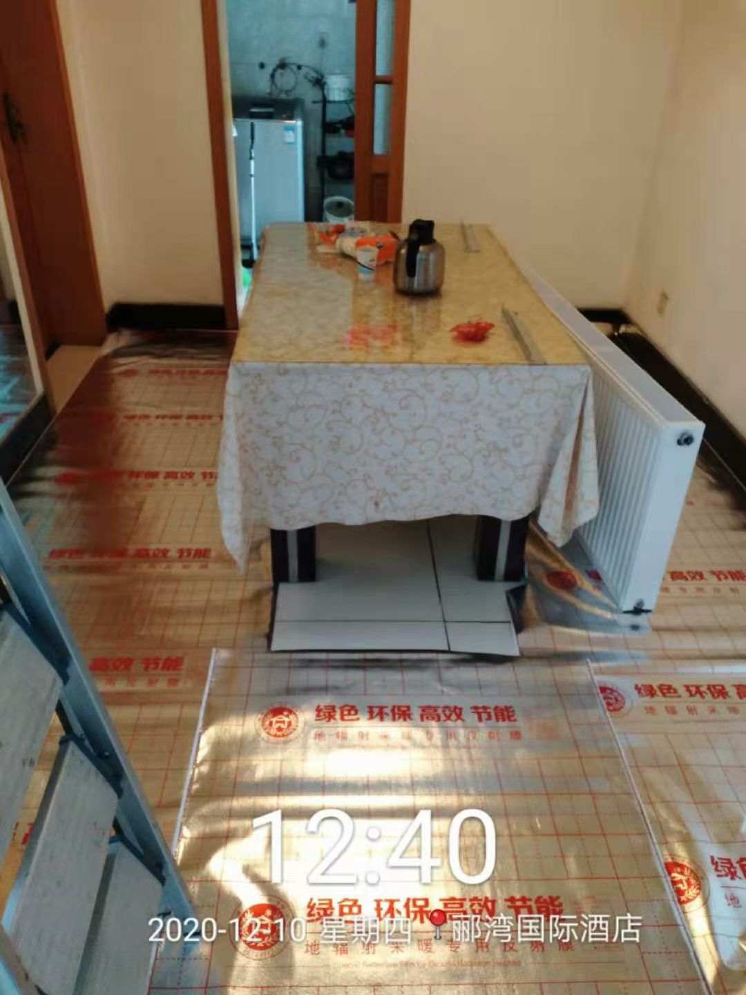 成都市金牛区通力集团宿舍-廖老师-客餐厅明装暖气片安装实景-02