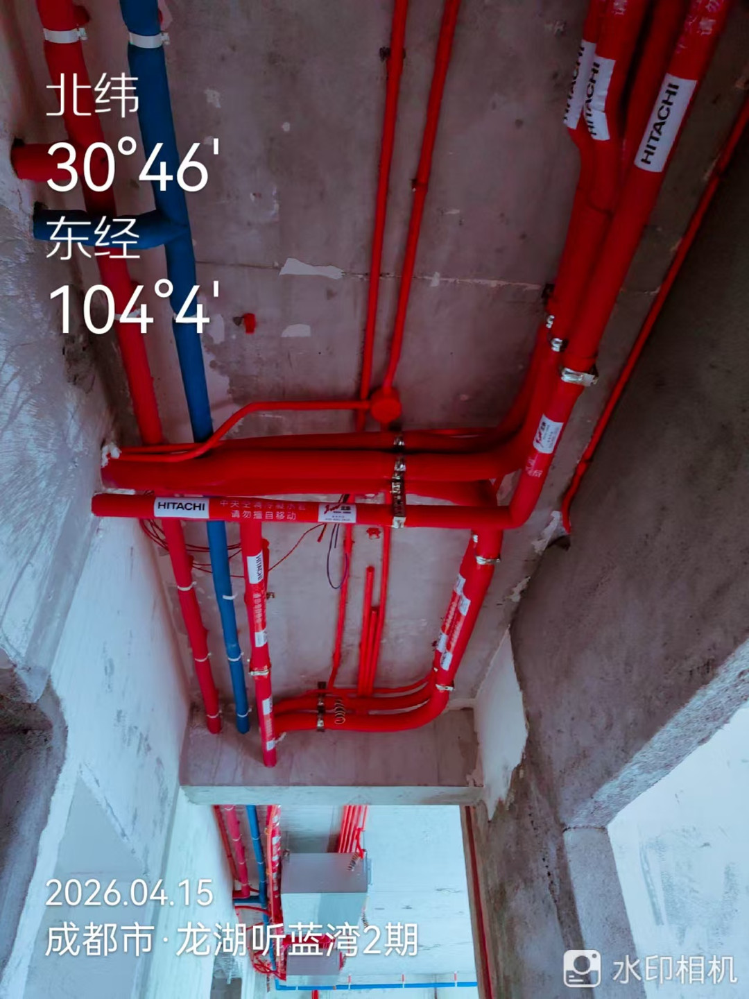成都新都区龙湖听蓝湾周老师日立中央空调冷媒管道施工实景2
