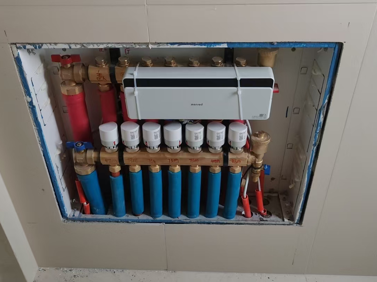 成都双流区越秀曦悦府刘老师地暖分集水器照