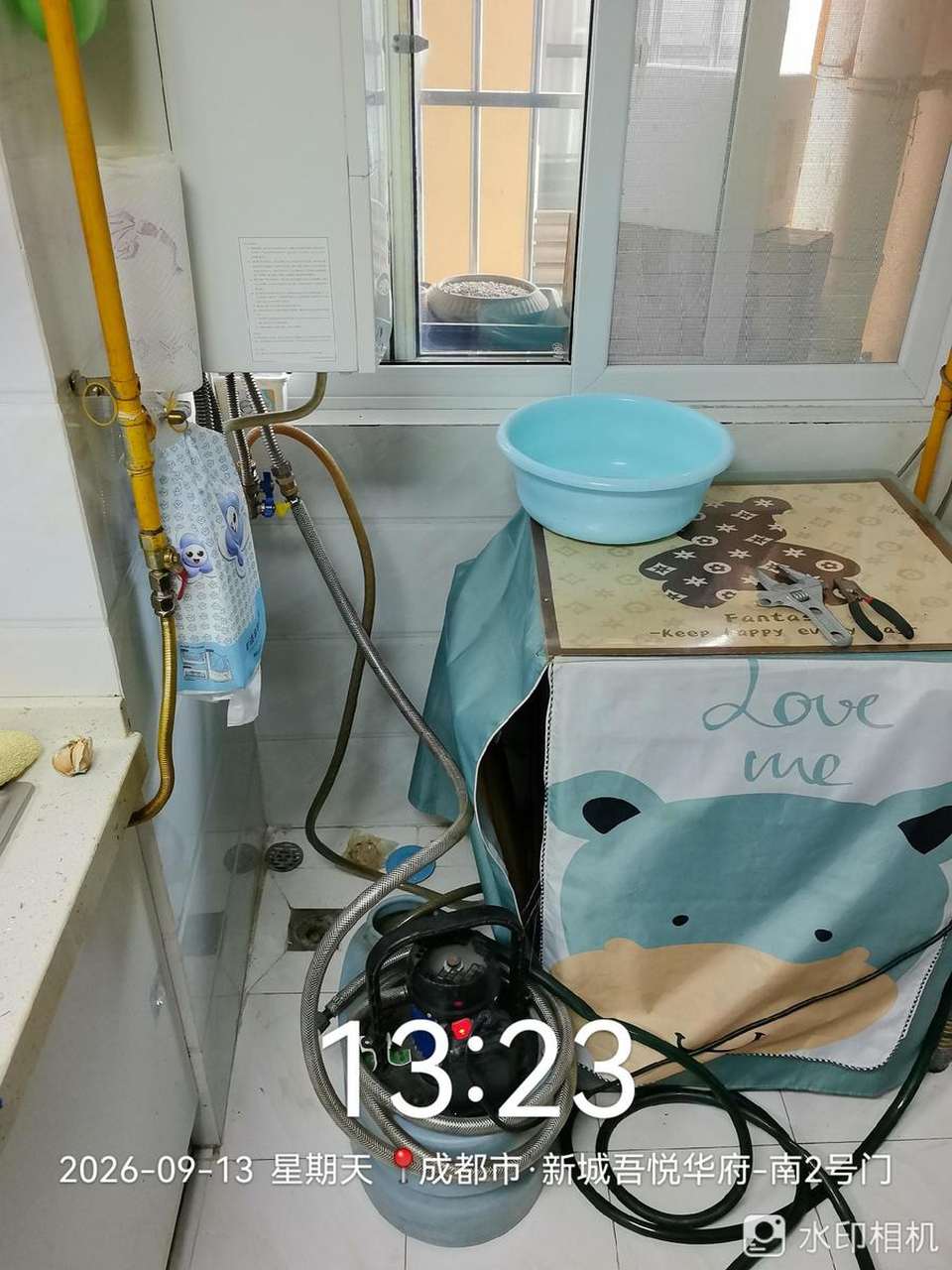 成都龙泉驿区龙泉吾悦广场华府-地暖管路清洗现场 龙脉暖通售后