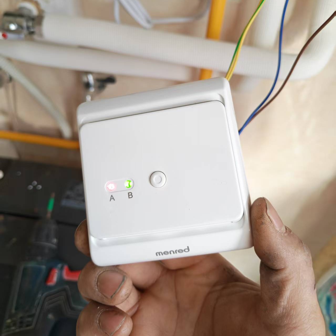 锅炉联动控制器安装实景二